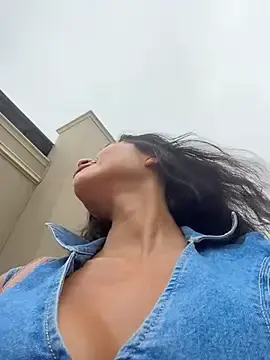 Stripchat Free Porn Cam of sexi_noemi