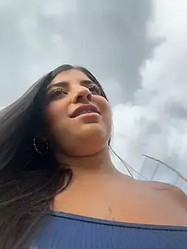 Stripchat Sex Cam of Isaa-Sweet
