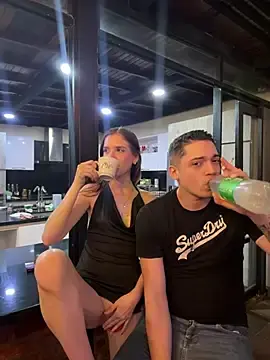 Stripchat Live Porn of kevin_hotgirls