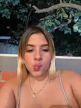 Stripchat Live Sex of kevin_hotgirls