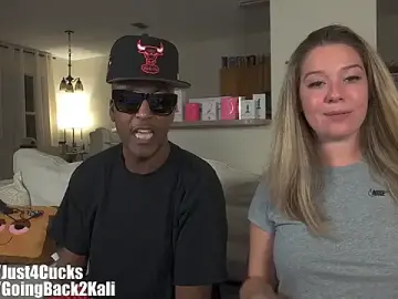 Stripchat Live Sex of boomboomr00m