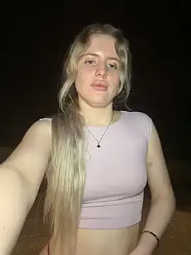 Stripchat Live Sex Cam of Holly-Glamour