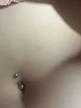Stripchat Live Sex Cam of Pretty_Milaa