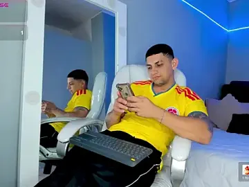 Stripchat Watch Live Sex Cams of Alex_cute77