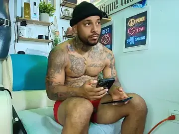 Stripchat Watch Live Sex Cams of Leenar_Key