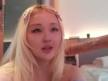 Stripchat Sex Cam of hyun_chia