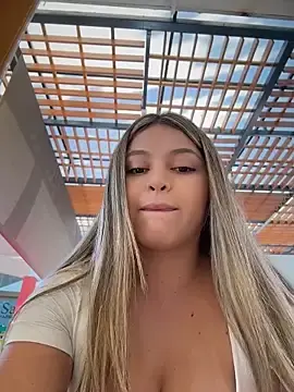 Stripchat Live Porn of lunablossom_