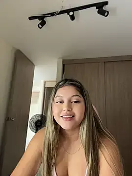 Stripchat Best live sex cam show of lunablossom_