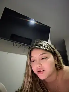 Stripchat Live Sex of lunablossom_
