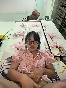 Stripchat Live Sex of Emmiuuuu03