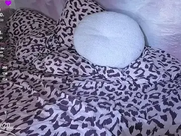 Stripchat Live Sex of Coralie20_