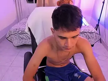 Stripchat Live Porn of Aron_Boyy