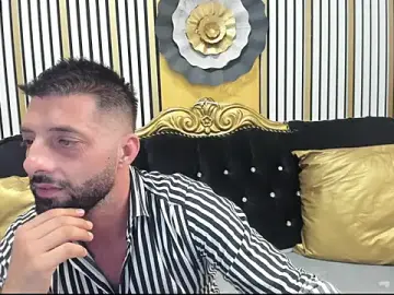 Stripchat Live Sex Cam of TommyDum