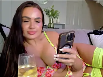Stripchat Live Sex of RUBY_BROOKS