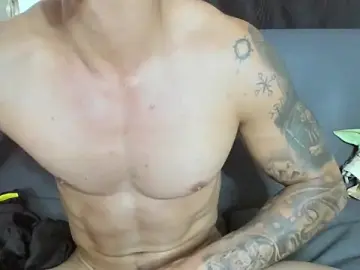 Stripchat Live Sex of AlexRoyce_
