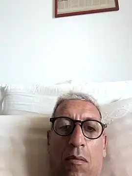 Stripchat Live Sex Cam of ArsenioL