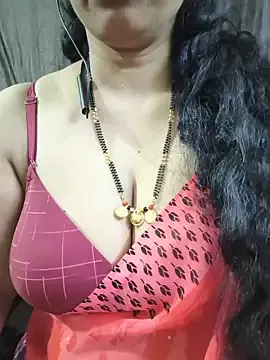 Stripchat Best Webcam of bhuvana_555