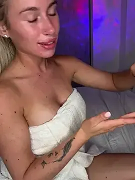 Stripchat Free Porn Cam of SexySaraxxoo