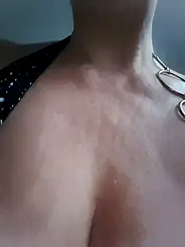 Stripchat Watch Live Sex Cams of lucillabollente