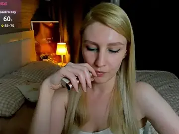 Stripchat Sex Cam of ReginaAmour