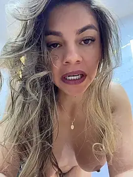 Stripchat Live Sex Cam of alicee16