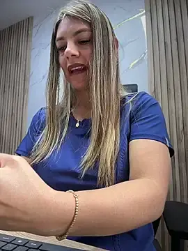 Stripchat Free Porn Cam of alicee16