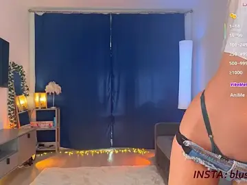 Stripchat Free Porn Cam of mikkixmeow