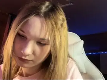 Stripchat Free Porn Cam of LeyaVoss