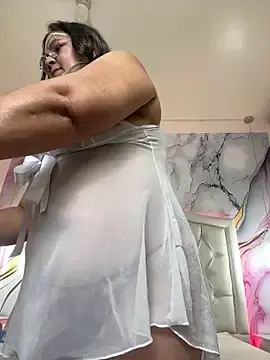 Stripchat Adult Webcam of Lucy_Milf_474
