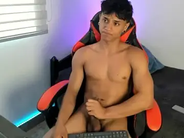 Stripchat Watch Live Sex Cams of ZYZZ1312