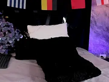 Stripchat Best live sex cam show of Kendall_Rous_