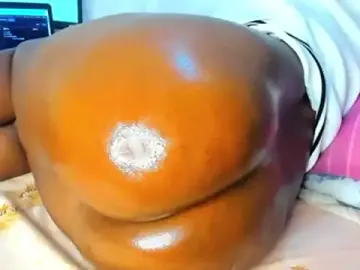 Stripchat Sex Cam of bigass_cutie