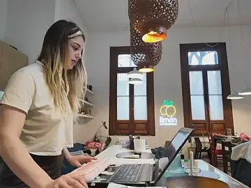 Stripchat Live Porn of Elnonoykeila77