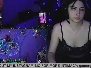 Stripchat Live Sex Cam of Gamergirl-Linela