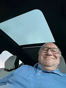 Stripchat Live Sex Cam of biggandybig