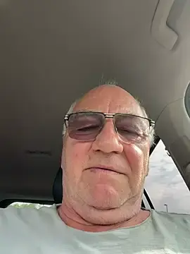 Stripchat Adult Webcam of biggandybig