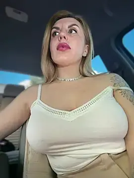 Stripchat Adult Webcam of MilfNextDoor20