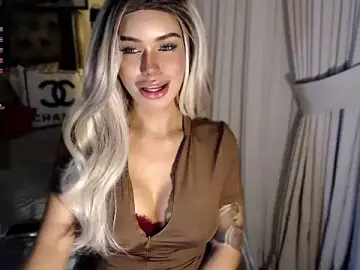 Stripchat Sex Cam of ParisianDoll
