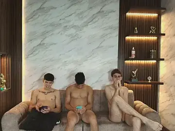 Stripchat Live Sex of nympho_queenhot