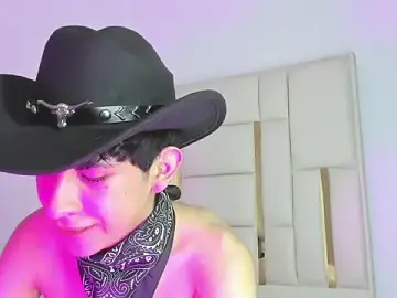 Stripchat Live Sex Cam of julian_xx