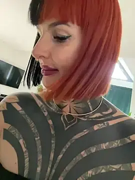 Stripchat Live Sex of KathaleaNoir