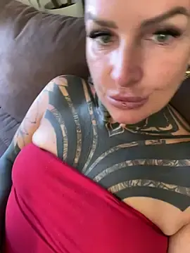 Stripchat Live Sex of KathaleaNoir