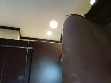 Stripchat Sex Cam of NATINATU252525