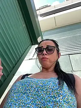 Stripchat Nude Webcam of CrazzyChicks