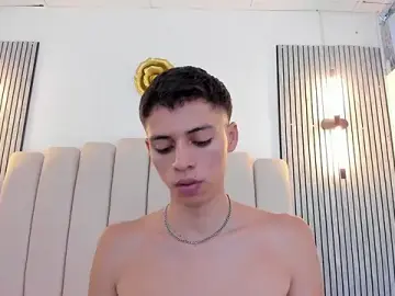 Stripchat Free Porn Cam of KENNY_HANK
