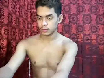 Stripchat Free Porn Cam of yourhotasian_jhonpol16