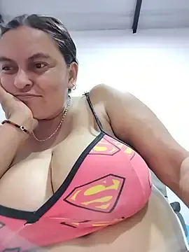 Stripchat Nude Webcam of Horny-Mommy-Dirty