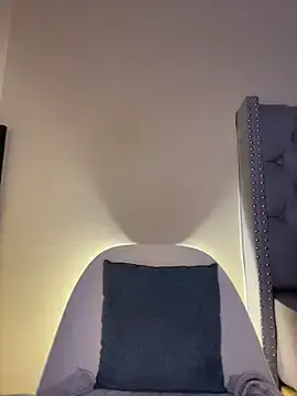 Stripchat Live Sex Cam of KIARAPRETTY