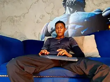 Stripchat Adult Webcams of Ethan_Fox11
