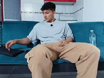Stripchat Free Porn Cam of jacques_cardiet